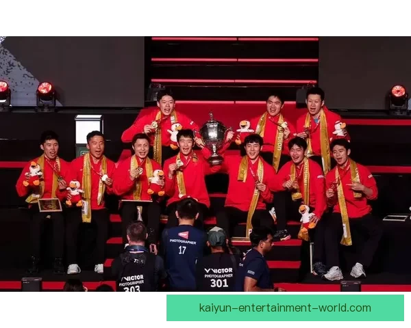 中国羽毛球队3-1力克法国成功卫冕第十二次捧起汤姆斯杯